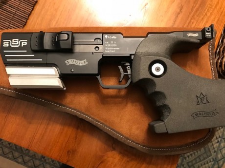  REBAJADO EL PRECIO !!!!!!!!!!!!!!!!!! 
Vendo Walther SSP 22 lr, en perfecto estado, incluye maletín, 00