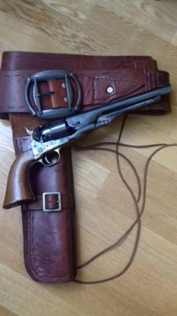   Vendo réplica HEGE-UBERTI Colt 1860, modelo militar con fijaciones para culatín y funda de cuero. 200€ 01