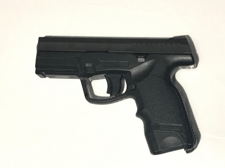 Vendo pistola Steyr M9-A1. La tengo guiada con licencia F. 
Muy pocos tiros, menos de 250 (demostrable). 02