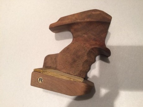 Vendo cacha RINK tamaño XS para Walther Lp 300 XT.

Usada tres meses. Muy buen estado.
Precio 120 euros 00