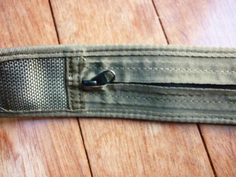Vendo este sólido cinturon profesional para pantalón con hebilla y anillo metalicos separados. Compartimiento 00