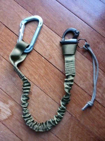 Vendo este sólido cinturon profesional para pantalón con hebilla y anillo metalicos separados. Compartimiento 11