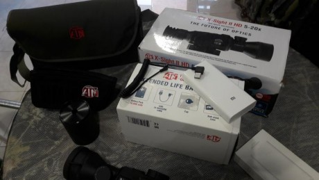 Practicamente nuevo. Se encuentra aún en garantia. Antiguedad de siete meses. Pack extra de bateria de 02
