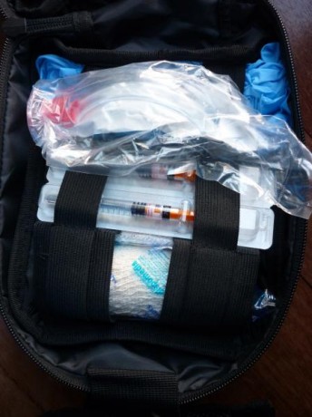 Vendo un botiquin Tccc. Es un "pouch" de la casa DragonPro, que permite transportar un botiquín 12