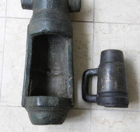 Voy a colocar unas fotos de un arma larga alemana de llave de mecha del siglo XVI. 41