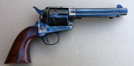 Lo dicho compañeros cambio un revolver Uberti Cattleman 1873 45 lc guiado en AE en excelente estado.
Me 02