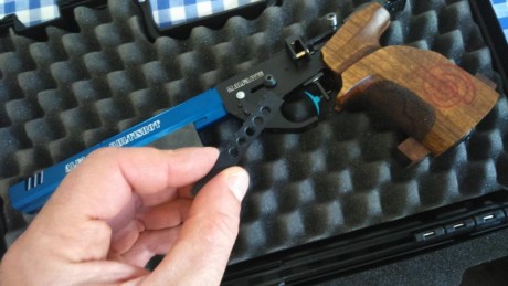 Buenas! YA ESTA VENDIDA!!!
Vendo pistola de CO2 Alfa Proj.
Pistola para tiro a 10 metros, con botellines 10