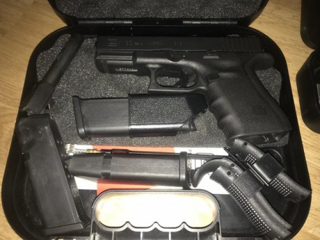 Vendo Glock 19 Gen 4 9 mm, por cambio de residencia al extranjero.
Todo en regla y apenas con 500-1000 02