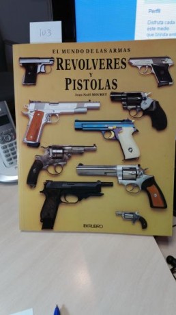 10 libros 55 €   y regalo 5  por mi cuenta ( total 15 )portes incluidos  mando fotos whats App 670211056 62