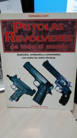 10 libros 55 €   y regalo 5  por mi cuenta ( total 15 )portes incluidos  mando fotos whats App 670211056 60
