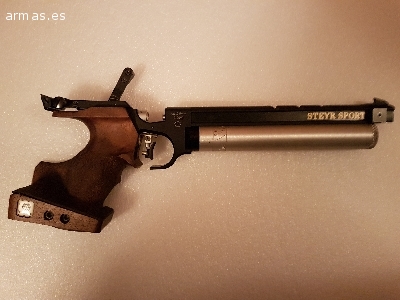 Un amigo vende una Steyr Mannlicher LP10 con dos bombonas de aire originales. Pistola del año 2000, recién 00