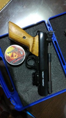 Hola muy a mi pesar vendo esta pistola de tiro Olímpico en perfectas condiciones.
Este modelo poca presentación 00