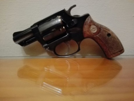 Un amigo pone en venta dos armas cortas guiadas con licencia tipo Á.

PISTOLA STAR SUPER S en calibre 30