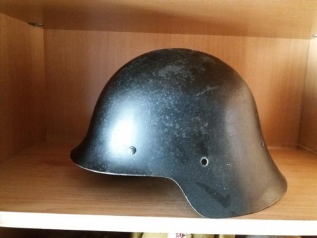 Casco español m1926 sin interior 
30 euros 
10 euros gastos de envío 03