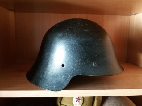 Casco español m1926 sin interior 
30 euros 
10 euros gastos de envío 02