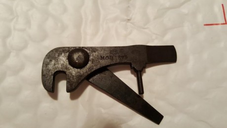 SE VENDE

Herramienta  ORIGINAL para el rifle SPRINGFIELD TRAPDOOR 45-70.
Lleva marcajes US MOD 1879
Tambien 00