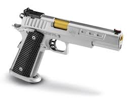 Buenos días.

A vosotros expertos, por favor. Cuál y porque?

Sig Sauer X Five supermatch?

STI dvc limited?

Tanfoglio?

Revolver 172