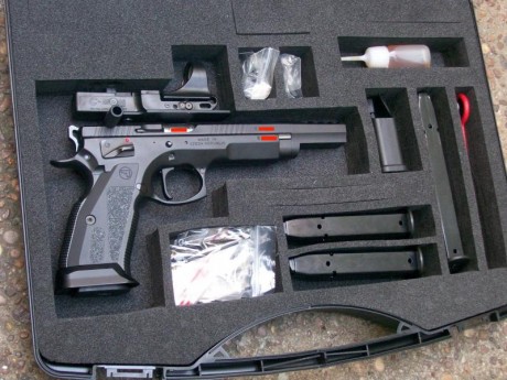 Buenos días.

A vosotros expertos, por favor. Cuál y porque?

Sig Sauer X Five supermatch?

STI dvc limited?

Tanfoglio?

Revolver 00