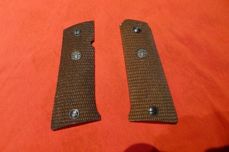 Cambio por cargador Glock 19, o vendo en 25 Euros. Con sus tornillos y logo original Llama. 00