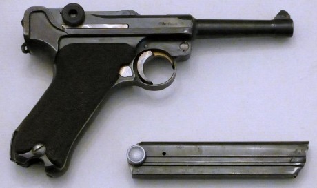 Se vende Luger P08 S/42 año 1936 calibre 9mm todos los números coincidentes, el estado es excepcional, 01