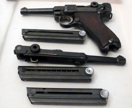 Se vende Luger P08 S/42 año 1936 calibre 9mm todos los números coincidentes, el estado es excepcional, 62