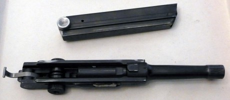 Se vende Luger P08 S/42 año 1936 calibre 9mm todos los números coincidentes, el estado es excepcional, 60