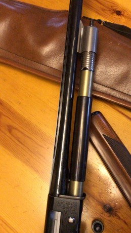 vendo repetidora beretta 301, cañon de 3 estrellas, y 70 cm.... precio 350 euros... negociables 02