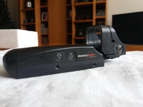 Buenos días.

Pongo en venta un punto rojo holográfico en perfecto estado.

Se trata del conocido y probado 10