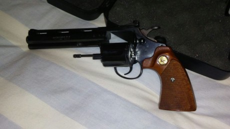 :duelo: Vendo mi precioso revolver diamante negro colt original en calibre 22 long rifle esta muy bien 00