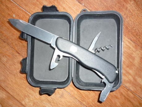 Vendo una Vic Nomad nueva a estrenar en su caja original e instrucciones.
Regalo caja estanca para guardarla 01