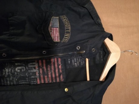 CHAQUETA DE LA MARCA SCHOTT EN ALGODÓN ,TIPO M-65 EN PERFECTO ESTADO.COLOR NEGRO Y TALLA L AJUSTADA

REBAJADA 02