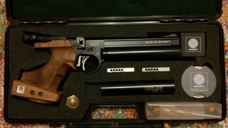 Vendo Steyr Lp50 Compact impecable. Pistola y botellas de Abril de 2016, teniendo garantía en ibergrips 00