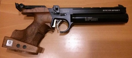 Vendo Steyr Lp50 Compact impecable. Pistola y botellas de Abril de 2016, teniendo garantía en ibergrips 10