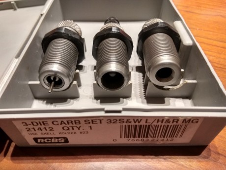 Lo dicho vendo dies de la marca RCBS por no utilizar ya que tengo lo DILON y estos últimos están parados 02