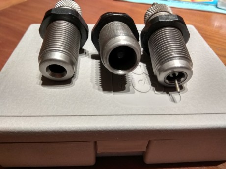 Lo dicho vendo dies de la marca RCBS por no utilizar ya que tengo lo DILON y estos últimos están parados 01