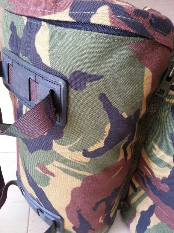Vendo estos dos bosillos laterales de la mochila ALPINE LOWE STING, estan en perfecto estado y son dificiles 00