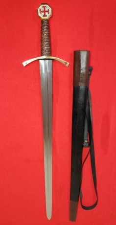 Buenas, vendo o CAMBIO POR PISTOLA PERCUSIÓN AVANCARGA (SEGÚN PRECIO...) varias espadas, lanzas, hachas, 01