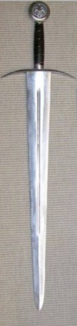 Buenas, vendo o CAMBIO POR PISTOLA PERCUSIÓN AVANCARGA (SEGÚN PRECIO...) varias espadas, lanzas, hachas, 21