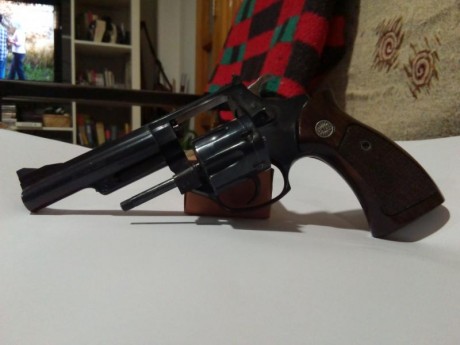 Antes de nada, presentarme. Saludos al foro y paso a lo que me ocupa.

Vendo revólver Astra Cadix cal 00