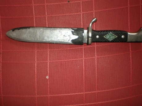 Hola buenas e encontrado este cuchillo en el "armario de los milagros"
Tiene el mismo patron 00