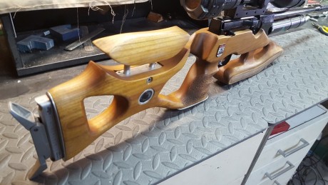 Vendo HW100 muy compacta cañón de 40cm, calibre 4,5 culata customizada de cerezo ideal para HFT, cantonera 01