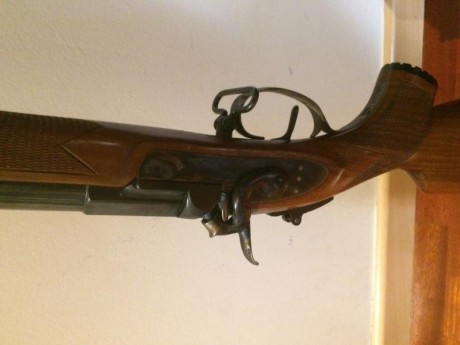 Hola,

Vendo (por falta de uso...) mi magnífico rifle Gibbs de Pedersoli en calibre .45.

Está impecable 00