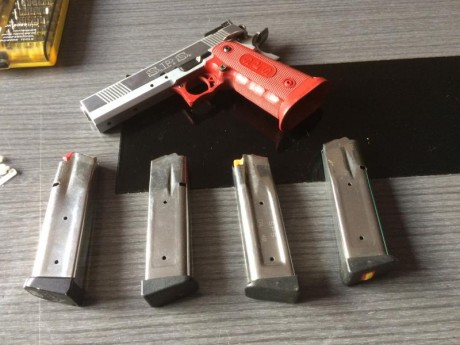 Hola,

Al final el comprador renunció y por lo tanto la pistola sigue a la venta con algunas modificaciones. 02