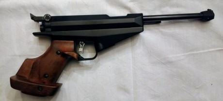 Se vende Feinkwerbau modelo 90, calibre 4.5, tiene maletín. Se pueden ver y probar en Lugo.
200 euros 00