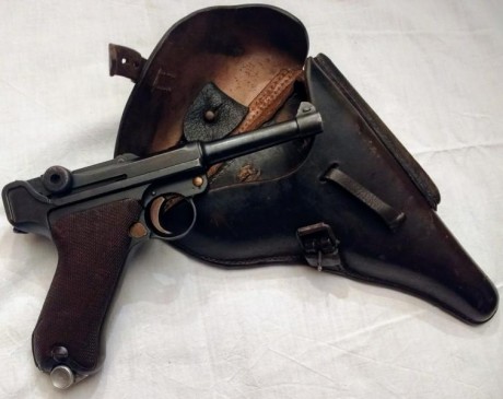 Se vende pistola Luger P-08 de la primera Guerra mundial, año 1918, tiene un solo cargador y funda original.
El 02