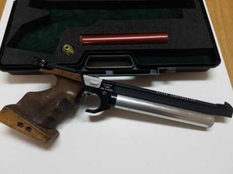 Hola compañeros, busco pistola de competición a 10 mts, tipo a WALTHER LP300(pongo foto), steyr lp10, 00