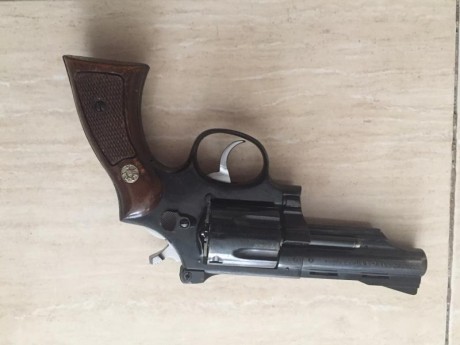 Buenas tardes.
Pongo en venta un revolver llama Comanche del 38 especial de 4 pulgadas.
Me lo transfirieron 02