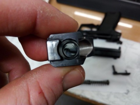 Hola a todos. Vendo HK USP STANDARD cal. 9mm. La pistola es la que tenía de servicio, comprada por mi. 12