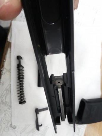 Hola a todos. Vendo HK USP STANDARD cal. 9mm. La pistola es la que tenía de servicio, comprada por mi. 20