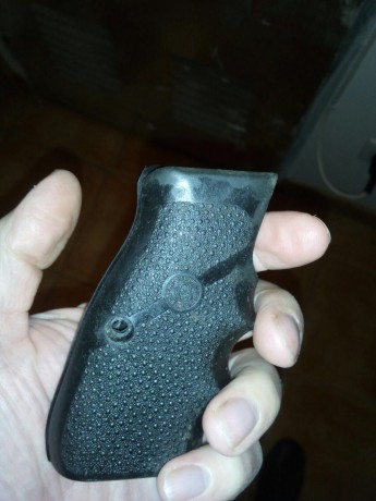 Hola, vendo cachas hogue para cz75-85 y clones, apenas usadas
20€ puestas en la peninsula 00